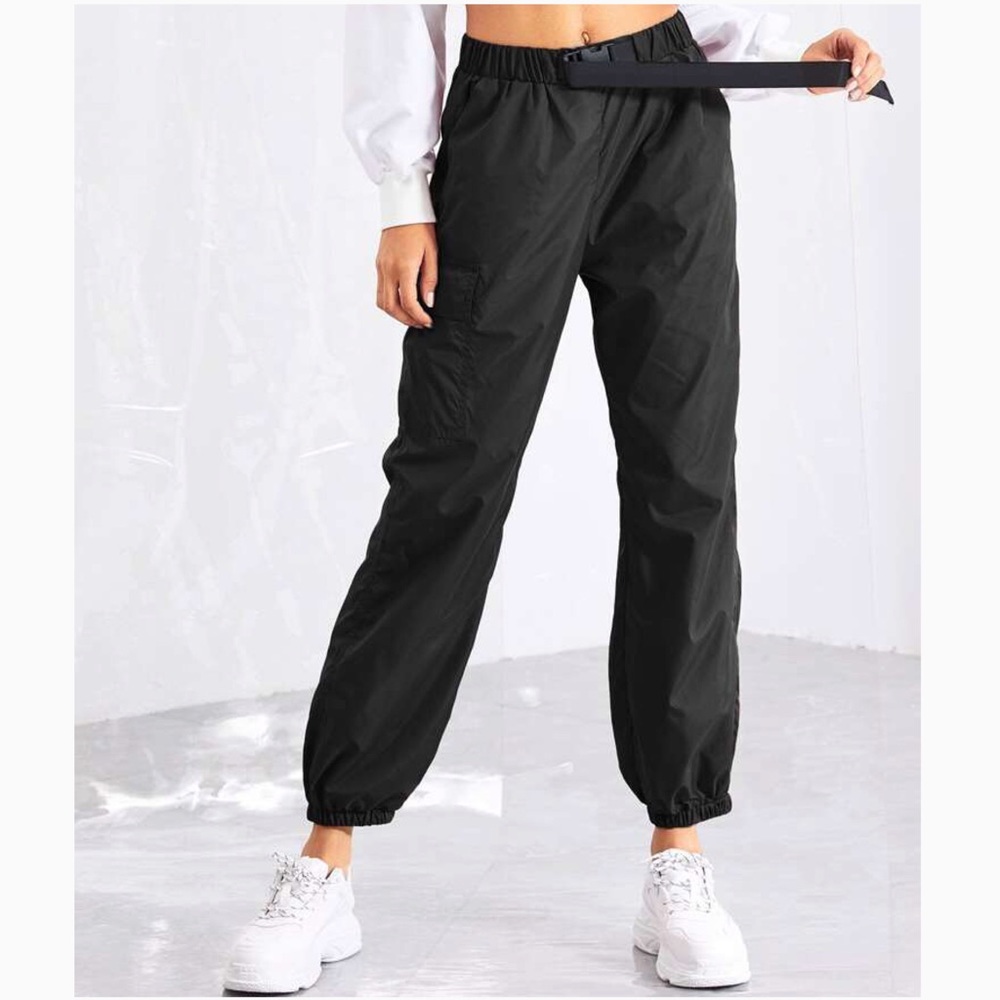 SHEIN Small Windbreaker Pants With Buckle